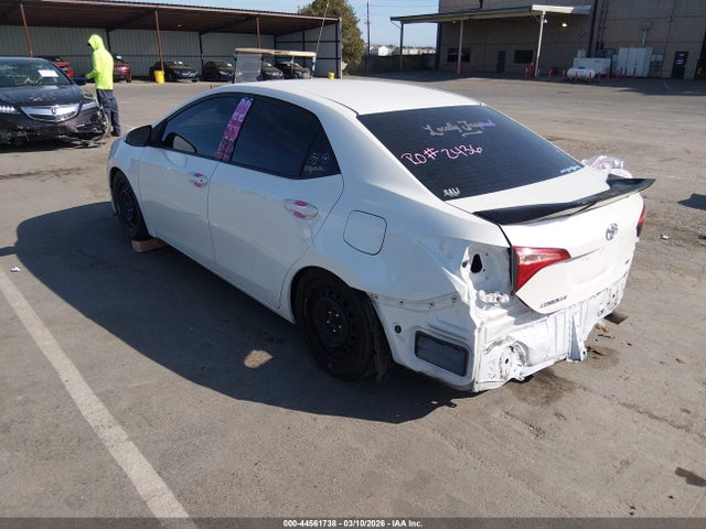 Toyota COROLLA LE 2017 5YFBURHE2HP651441 Image 3