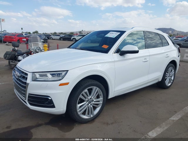 WA1CNAFY4J2192136 Audi Q5 2.0t Premium/2.0t Tech Premium