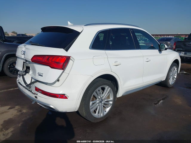 WA1CNAFY4J2192136 Audi Q5 2.0t Premium/2.0t Tech Premium