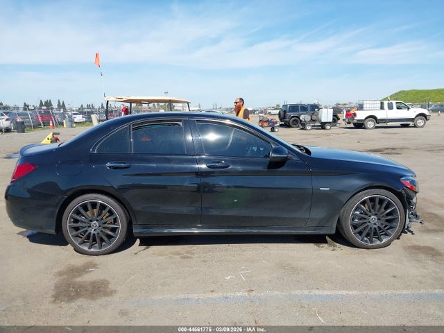 W1KWF8DBXMR629212 Mercedes-Benz C 300 Sedan