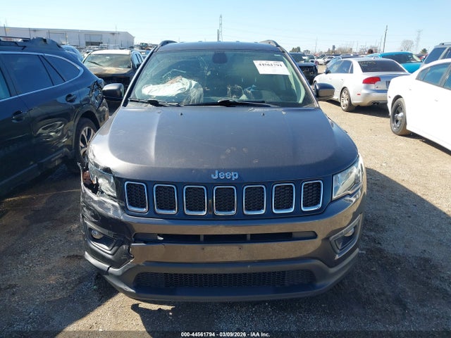 2017 Jeep New Compass Latitude 4x4 მანქანა იყიდება აუქციონზე, vin: 3C4NJDBBXHT657184, აუქციონის ნომერი: 44561794