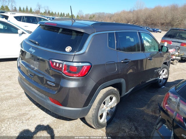 2017 Jeep New Compass Latitude 4x4 მანქანა იყიდება აუქციონზე, vin: 3C4NJDBBXHT657184, აუქციონის ნომერი: 44561794