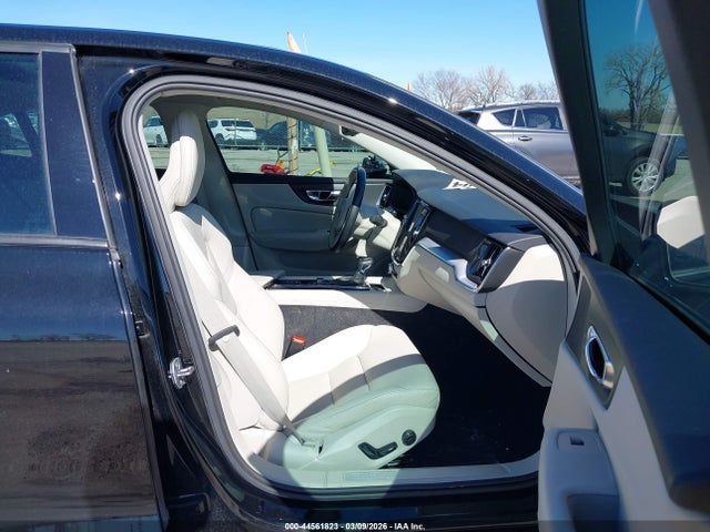 Aukcja sprzedaży 2020 Volvo S60 T6 Momentum, vin: 7JRA22TKXLG057049, numer aukcji: 44561823