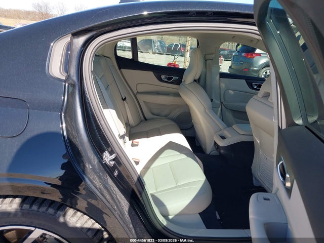 Aukcja sprzedaży 2020 Volvo S60 T6 Momentum, vin: 7JRA22TKXLG057049, numer aukcji: 44561823