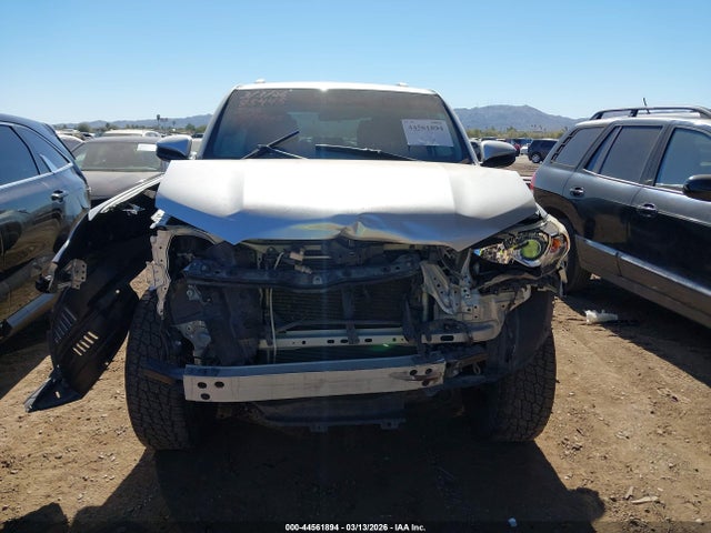 Toyota 4RUNNER SR5 2017 JTEBU5JRXH5426909 Image 13