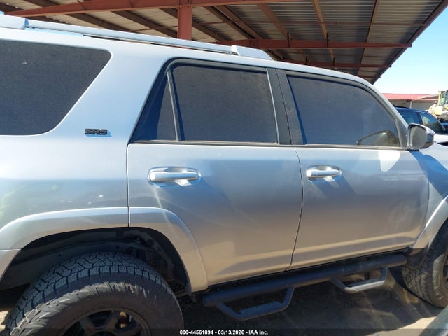 Toyota 4RUNNER SR5 2017 JTEBU5JRXH5426909 Image 14