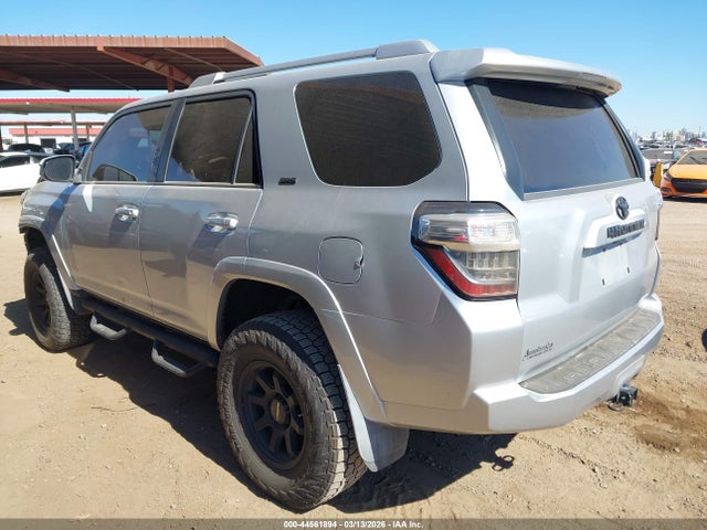 Toyota 4RUNNER SR5 2017 JTEBU5JRXH5426909 Image 3