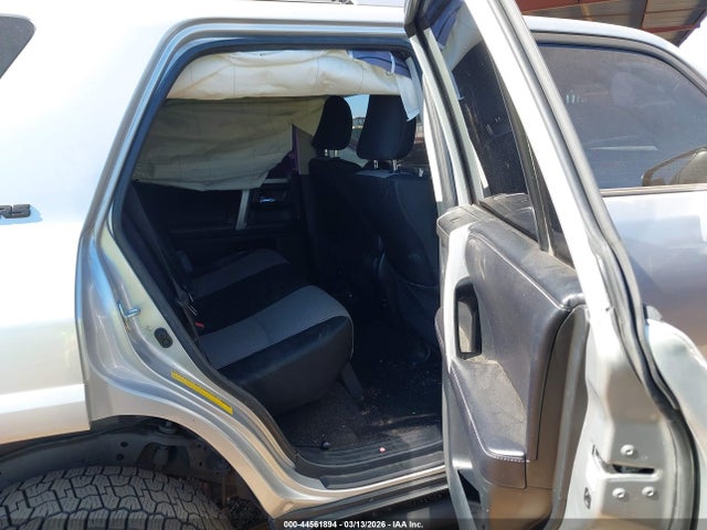 Toyota 4RUNNER SR5 2017 JTEBU5JRXH5426909 Image 8
