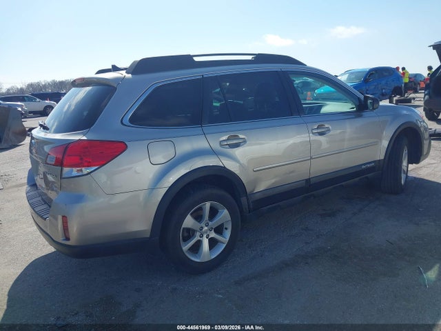 44561969 :رقم المزاد ، 4S4BRCLC0E3264777 vin ، 2014 Subaru Outback 2.5i Limited مزاد بيع