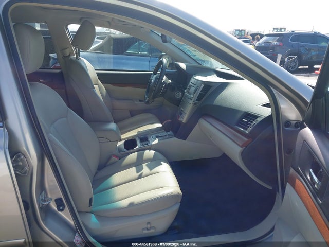 44561969 :رقم المزاد ، 4S4BRCLC0E3264777 vin ، 2014 Subaru Outback 2.5i Limited مزاد بيع