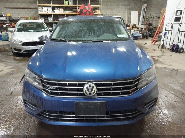 Продажа на аукционе авто 2017 Volkswagen Passat 1.8t R-line, vin: 1VWDT7A37HC056695, номер лота: 44562073