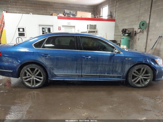 Продажа на аукционе авто 2017 Volkswagen Passat 1.8t R-line, vin: 1VWDT7A37HC056695, номер лота: 44562073