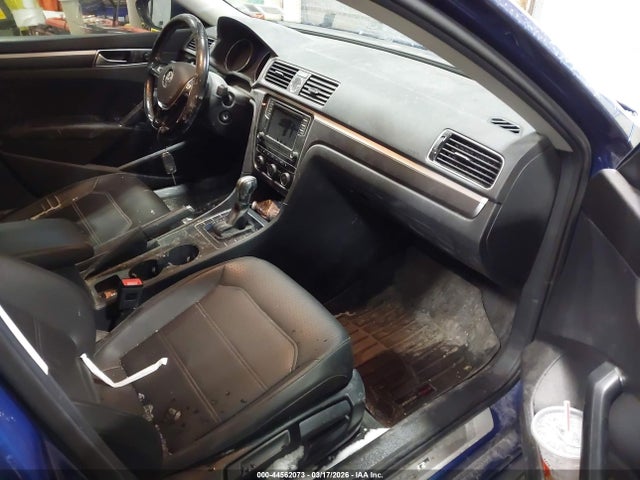 Продажа на аукционе авто 2017 Volkswagen Passat 1.8t R-line, vin: 1VWDT7A37HC056695, номер лота: 44562073