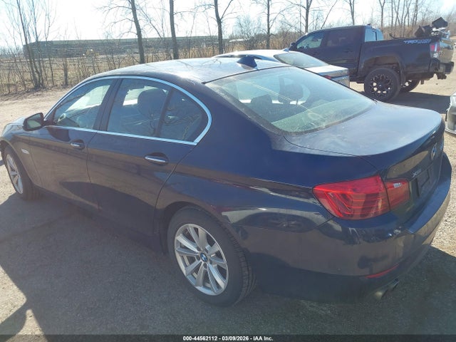 2016 BMW 528I WBA5A7C53GG152467 Photo 2