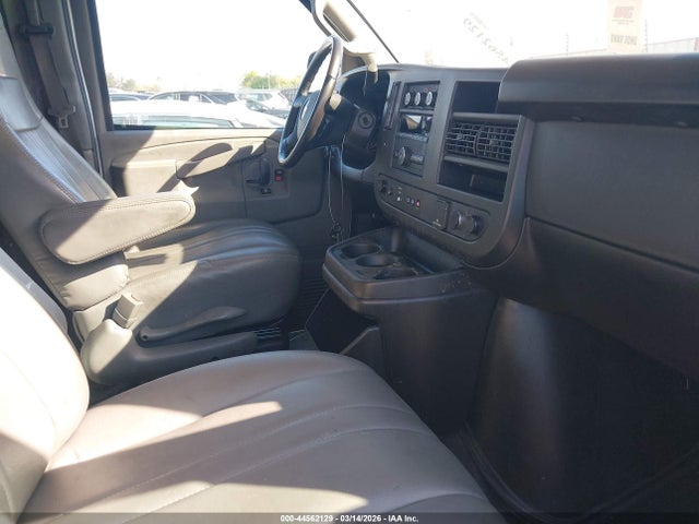 2023 Chevrolet Express Cargo Rwd 2500 Regular Wheelbase Wt მანქანა იყიდება აუქციონზე, vin: 1GCWGAFP1P1107353, აუქციონის ნომერი: 44562129