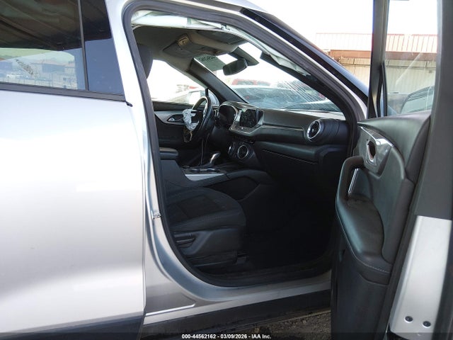 2020 CHEVROLET BLAZER 3GNKBBRA7LS616177 Photo 4