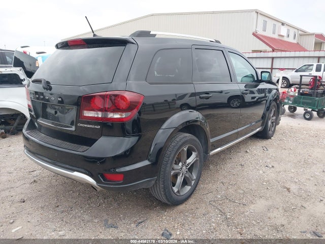 3C4PDCGGXFT614833 Dodge Journey Crossroad