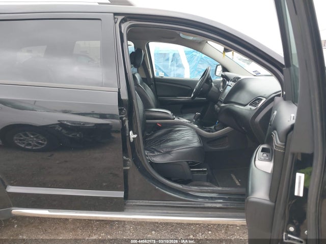 3C4PDCGGXFT614833 Dodge Journey Crossroad