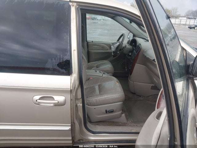 Aukcja sprzedaży 2002 Chrysler Town & Country Limited, vin: 2C8GP64L42R680901, numer aukcji: 44562255