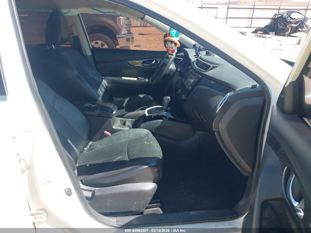 2015 Nissan Rogue Sl მანქანა იყიდება აუქციონზე, vin: 5N1AT2MTXFC757549, აუქციონის ნომერი: 44562307