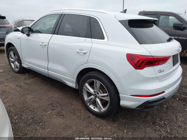 2021 AUDI Q3 WA1EECF3XM1128525 Photo 2