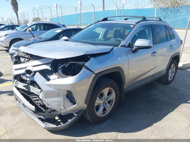 Toyota Rav4 Xle 2021 2T3W1RFV8MC148141 Image 2