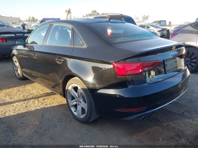 2017 AUDI A3 WAUAUGFF5H1033169 Photo 2