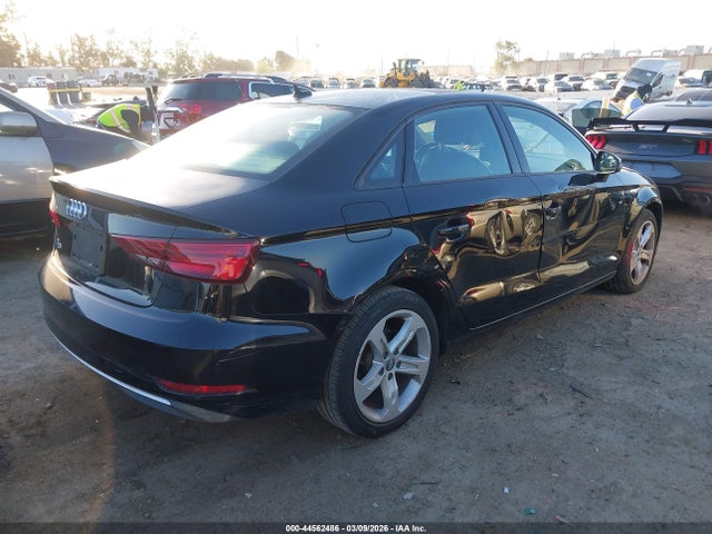 2017 AUDI A3 WAUAUGFF5H1033169 Photo 3