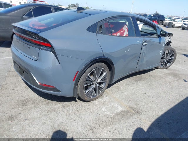 JTDACAAUXR3036888 Toyota PRIUS XLE