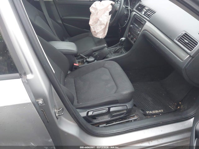 44562581 :رقم المزاد ، 1VWAT7A39EC111713 vin ، 2014 Volkswagen Passat 1.8t S مزاد بيع