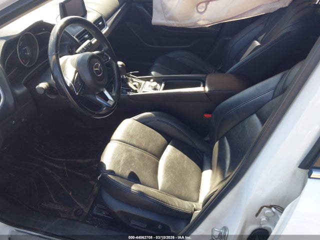 44562708 :رقم المزاد ، 3MZBN1L36JM164306 vin ، 2018 Mazda Mazda3 Touring مزاد بيع