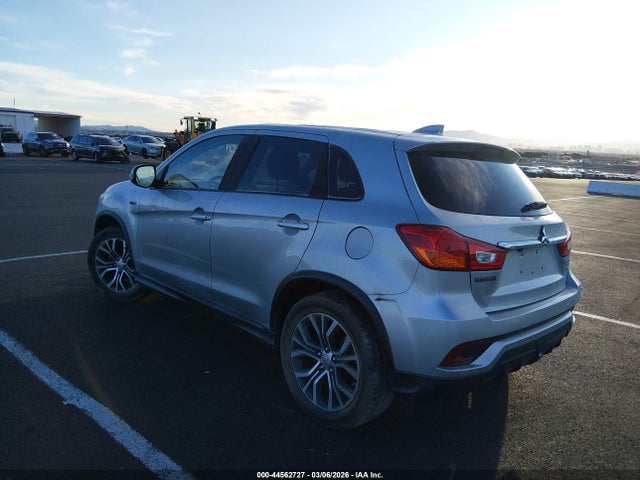 2018 MITSUBISHI OUTLANDER SPORT JA4AP3AW4JU015349 Photo 2