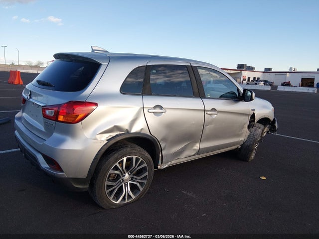 2018 MITSUBISHI OUTLANDER SPORT JA4AP3AW4JU015349 Photo 3
