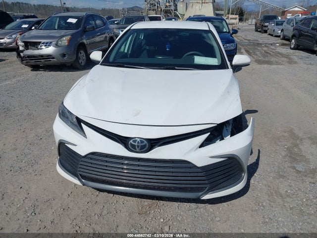 4T1C11AK4NU633046 Toyota CAMRY LE