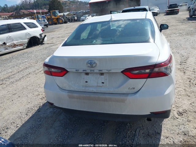 4T1C11AK4NU633046 Toyota CAMRY LE