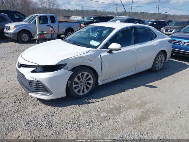 4T1C11AK4NU633046 Toyota CAMRY LE