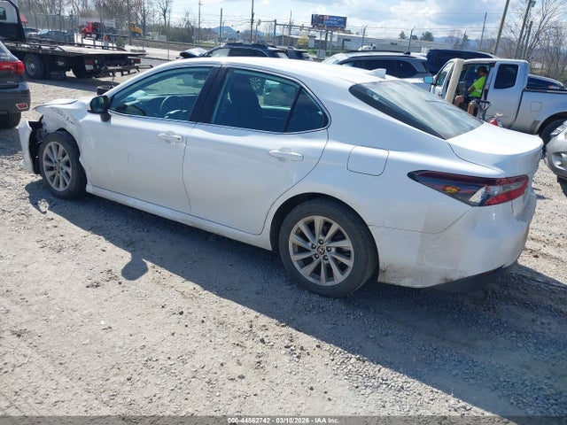 4T1C11AK4NU633046 Toyota CAMRY LE