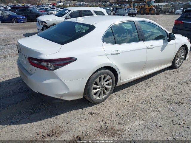 4T1C11AK4NU633046 Toyota CAMRY LE