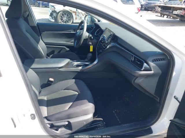 4T1C11AK4NU633046 Toyota CAMRY LE