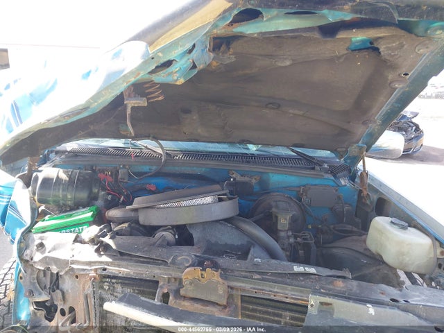 Продажа на аукционе авто 1992 Gmc Sierra K1500, vin: 2GDEK19K3N1542095, номер лота: 44562755