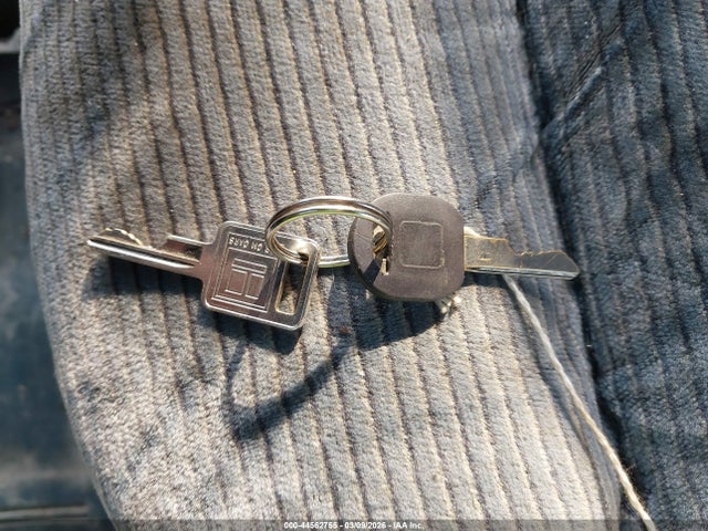 Продажа на аукционе авто 1992 Gmc Sierra K1500, vin: 2GDEK19K3N1542095, номер лота: 44562755