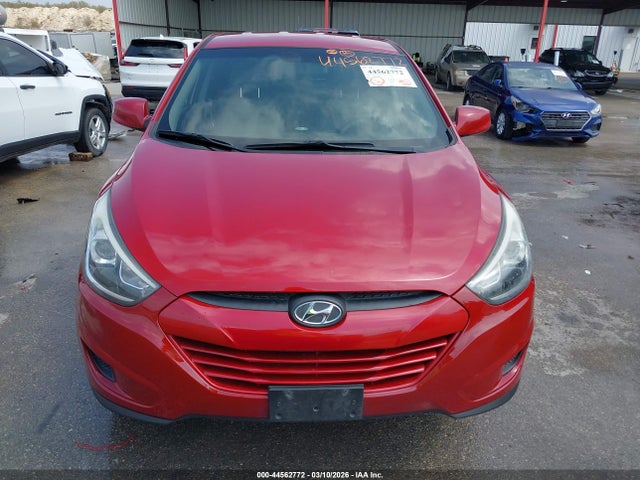 KM8JT3AFXFU104637 Hyundai TUCSON GLS