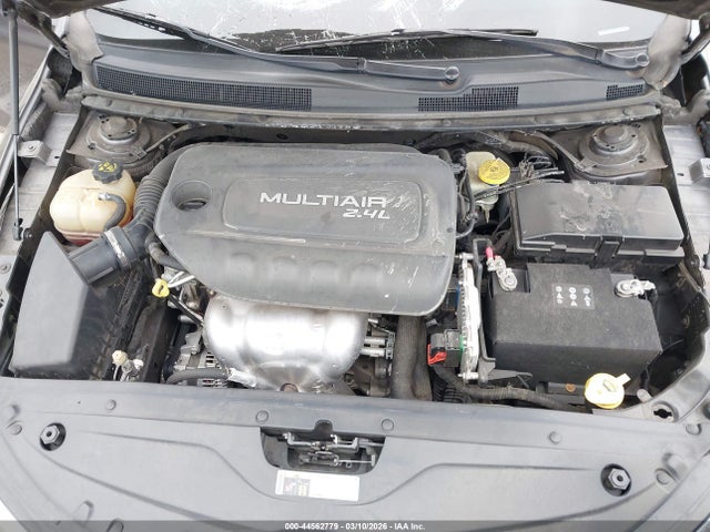 44562779 :رقم المزاد ، 1C3CCCAB9FN574585 vin ، 2015 Chrysler 200 Limited مزاد بيع