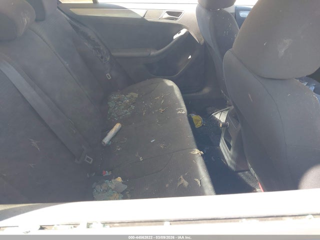 44562822 :رقم المزاد ، 3VWD17AJ2FM283390 vin ، 2015 Volkswagen Jetta 1.8t Se مزاد بيع