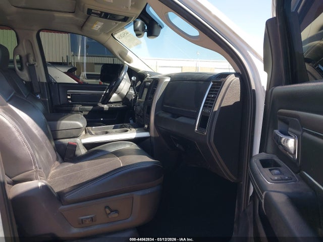 44562834 :رقم المزاد ، 3C6UR5FL2JG350448 vin ، 2018 Ram 2500 Laramie  4x4 6'4 Box مزاد بيع