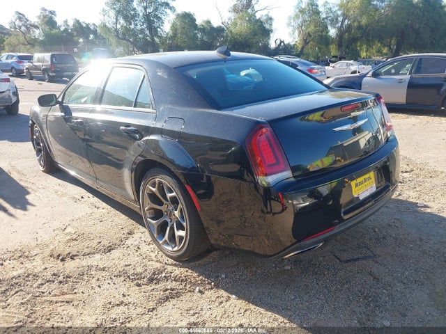 2018 CHRYSLER 300 2C3CCAAG5JH308210 Photo 2