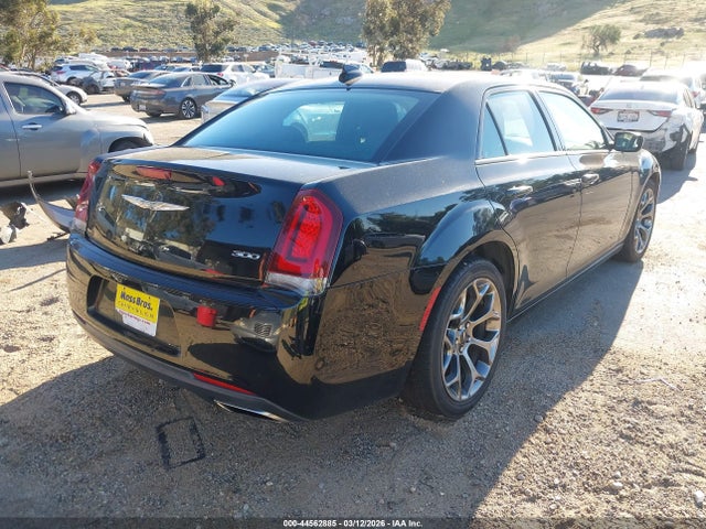 2018 CHRYSLER 300 2C3CCAAG5JH308210 Photo 3