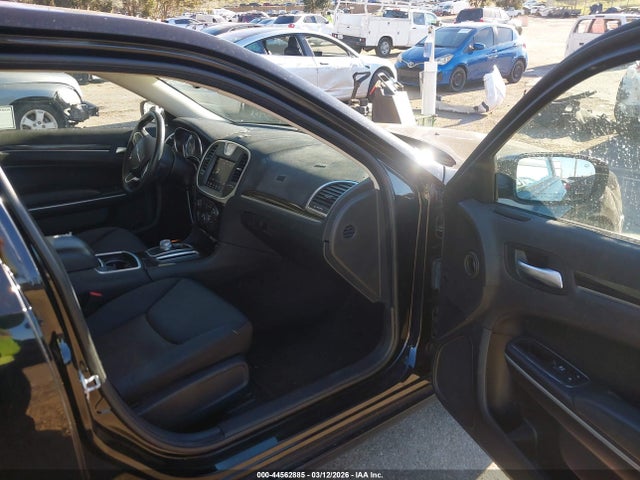 2018 CHRYSLER 300 2C3CCAAG5JH308210 Photo 4