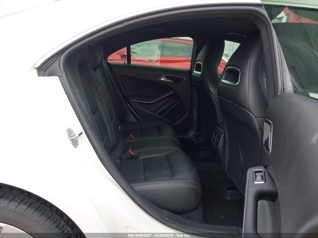 Mercedes-Benz CLA 250 2018 WDDSJ4EB4JN665811 Image 8