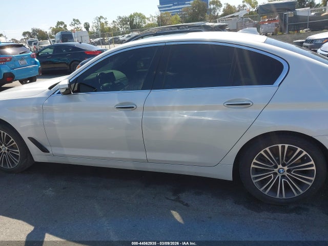 WBAJE5C50JWA96723 BMW 540I
